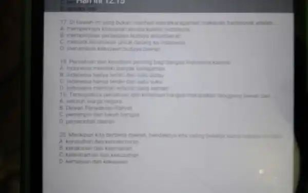 C. ben hell this 12.19 D. sesuka hati 17. Di bawah in yang bukan manfaat keanekaragaman makanan tradisional adalah __ A khasanah wisata kuliner
