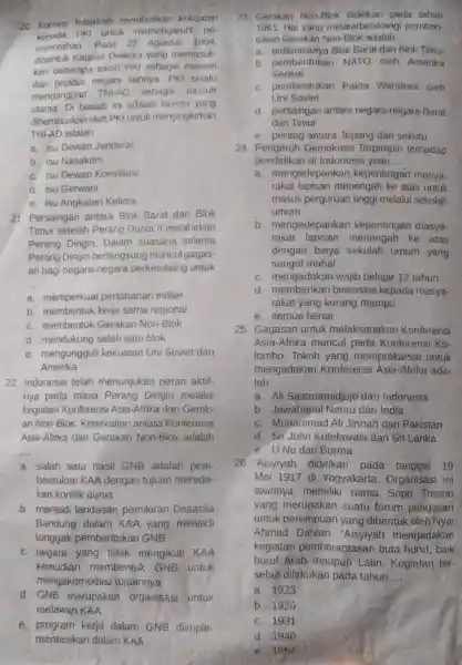 merintahan. Pada 27 Agustus 1964, dibentuk Kabinet Dwikora yang memasuk- kan beberapa tokoh PKI sebagai menteri dan pejabat negara lainnya. PKI selalu menganggap TNI-AD