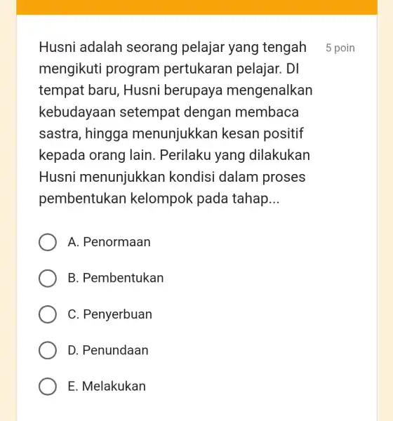 Husni adalah seorang pelajar yang tengah 5 poin mengikuti program pertukaran pelajar. DI tempat baru . Husni berupaya mengenalkan kebudayaan setempat dengan membaca sastra